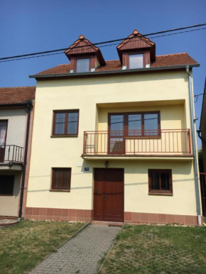 Гостиница Vinný Sklep Monty Velké Bílovice  Велке Виловице